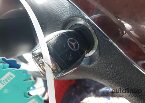 2008 Mercedes-Benz S 550 4Matic z USA, uszkodzony, nr VIN WDDNG86X38A200063